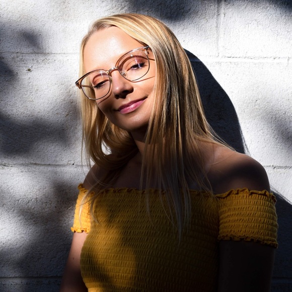 Meet your Posher, Jenna - Picture 2 of 5